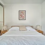 A2- Luxury Apt W Big Balcony 4 Min Walk To Beach