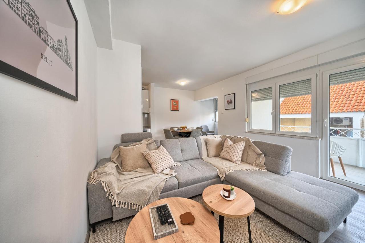 Apartman A2- Luxury W Big Balcony 4 Min Walk To